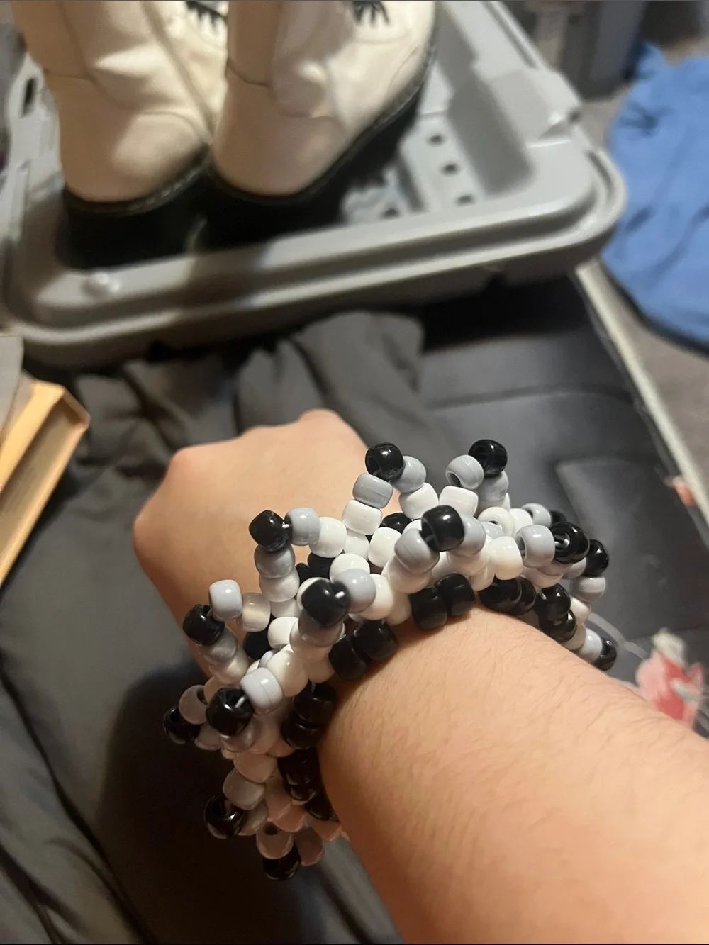 Handmade Beaded Black & White Stretch Bracelet - Unbranded